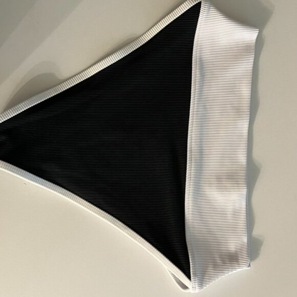 NWT Beach Riot Core Collection Emmy Bottom in Black & White Size Medium - Picture 3 of 6